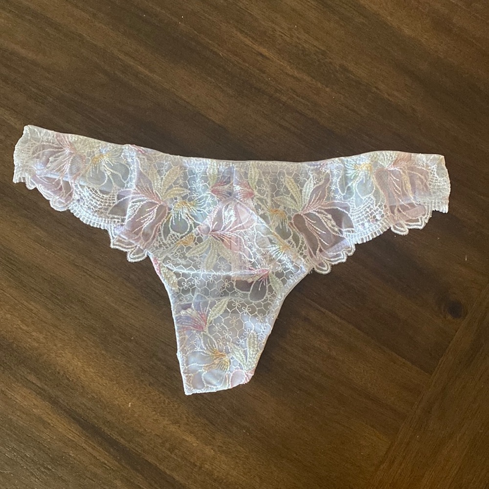 NWT very sexy VS thong